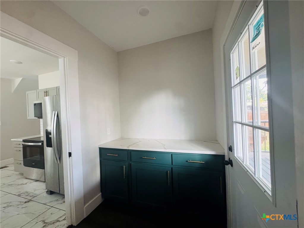 1012 E Main Street Property Photo 16