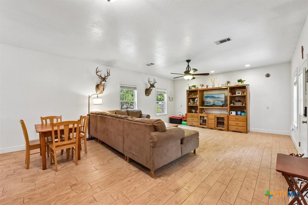 205 N Avenue E. Property Photo 10
