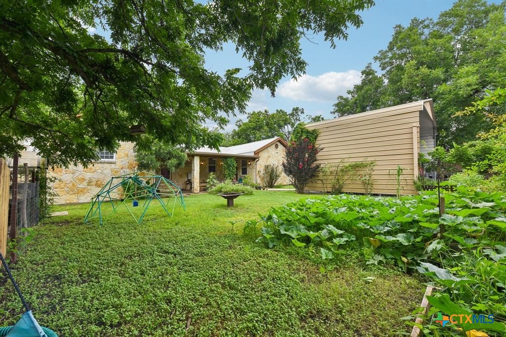 205 N Avenue E. Property Photo 29