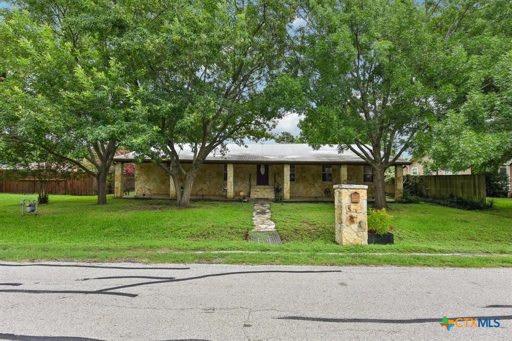 205 N Avenue E. Property Photo 37