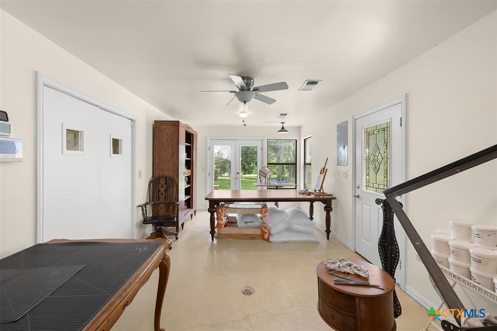 1102 N Avenue F Property Photo 23