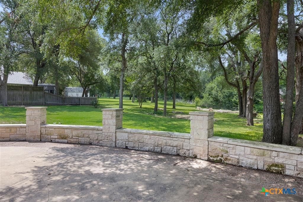 1102 N Avenue F Property Photo 40