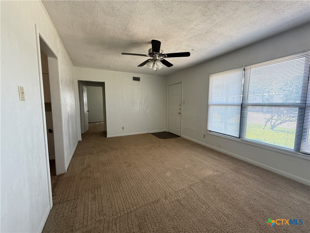 1301 E Avenue H Property Photo 5