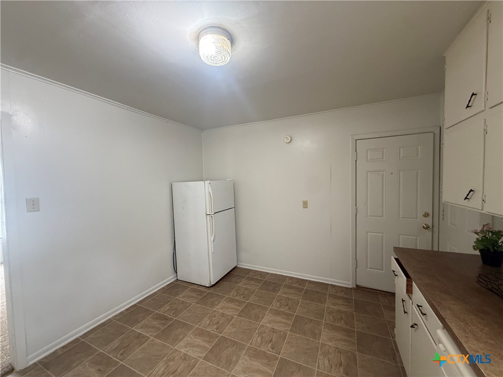 1301 E Avenue H Property Photo 7
