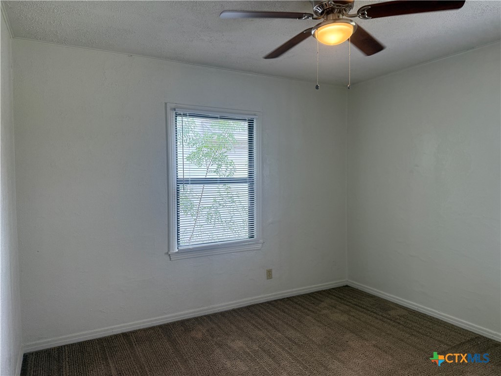 1301 E Avenue H Property Photo 14