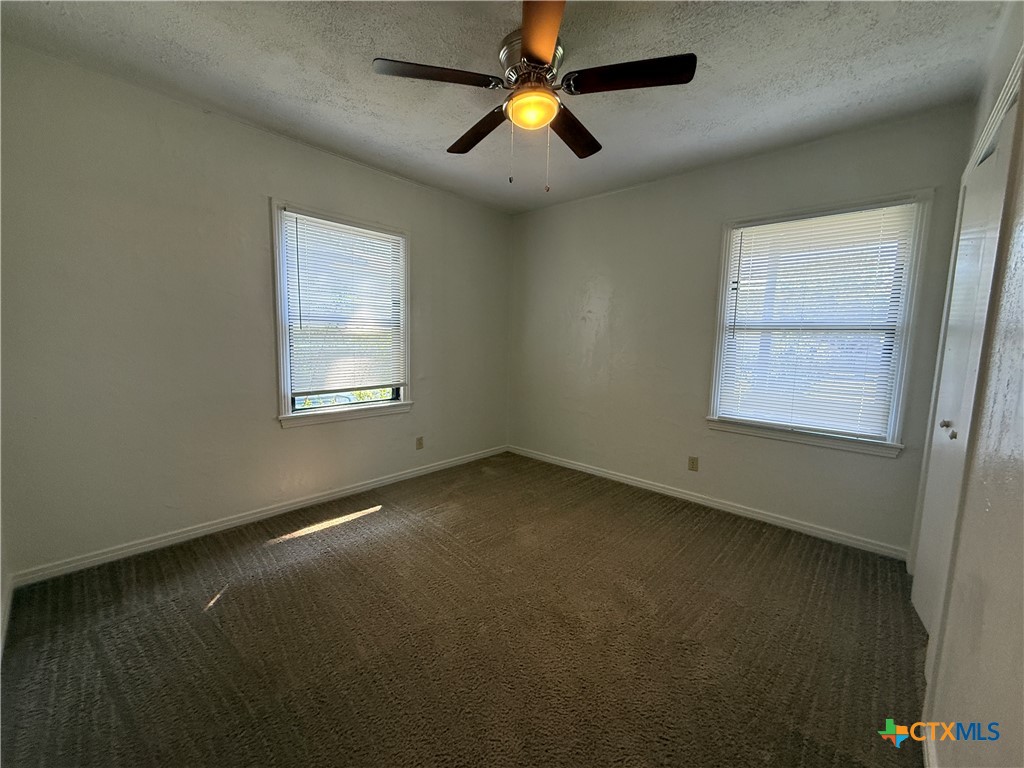 1301 E Avenue H Property Photo 18