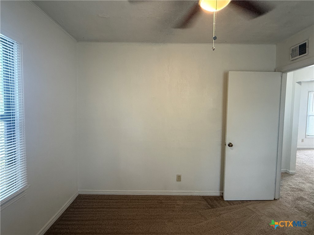 1301 E Avenue H Property Photo 21