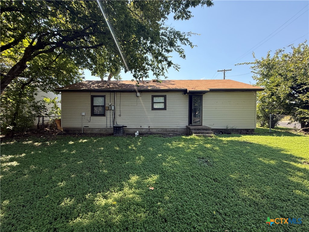 1301 E Avenue H Property Photo 24