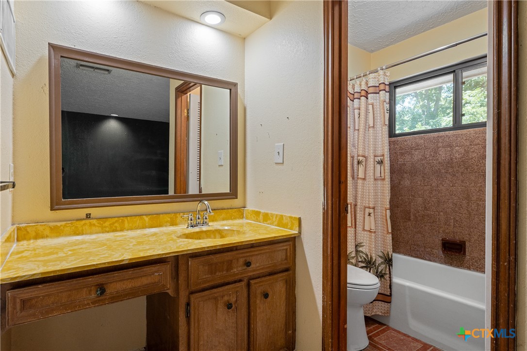 102 Chaparral Street Property Photo 8