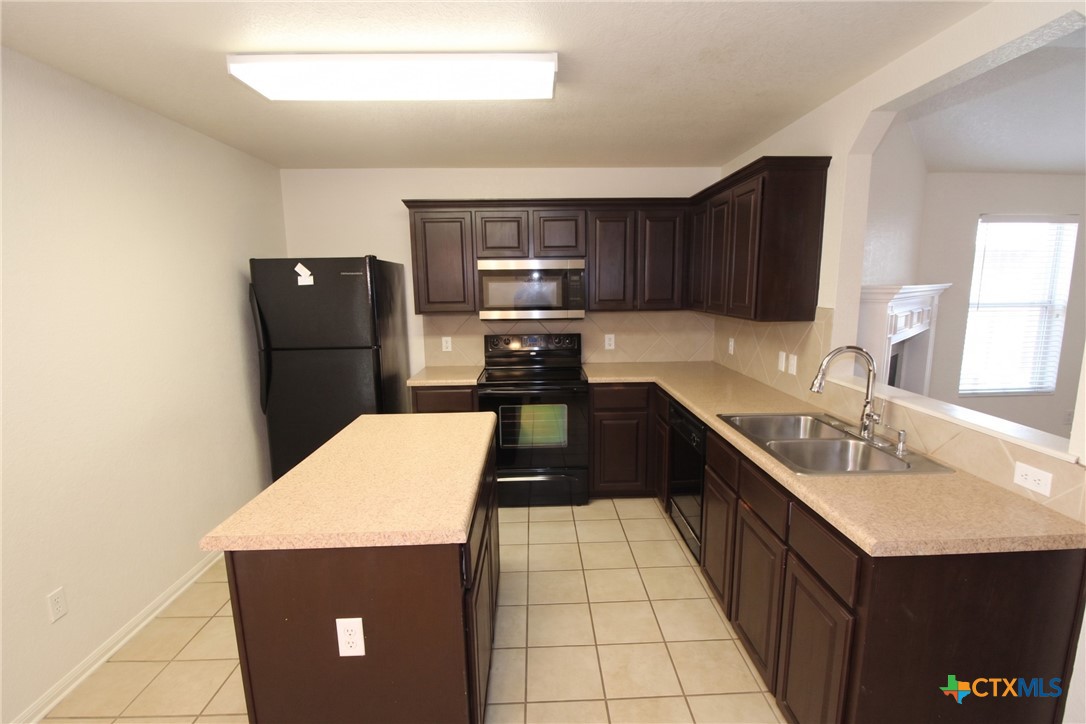 5611 Bertha Drive Property Photo 4