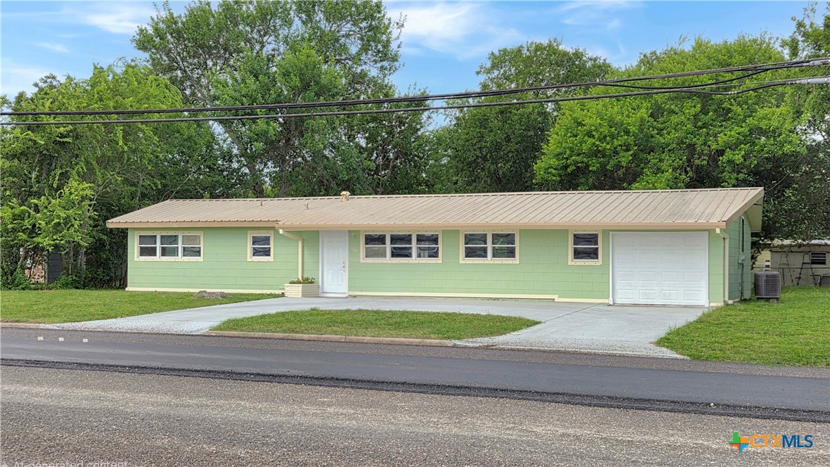 1021 N Virginia Street Property Photo 2
