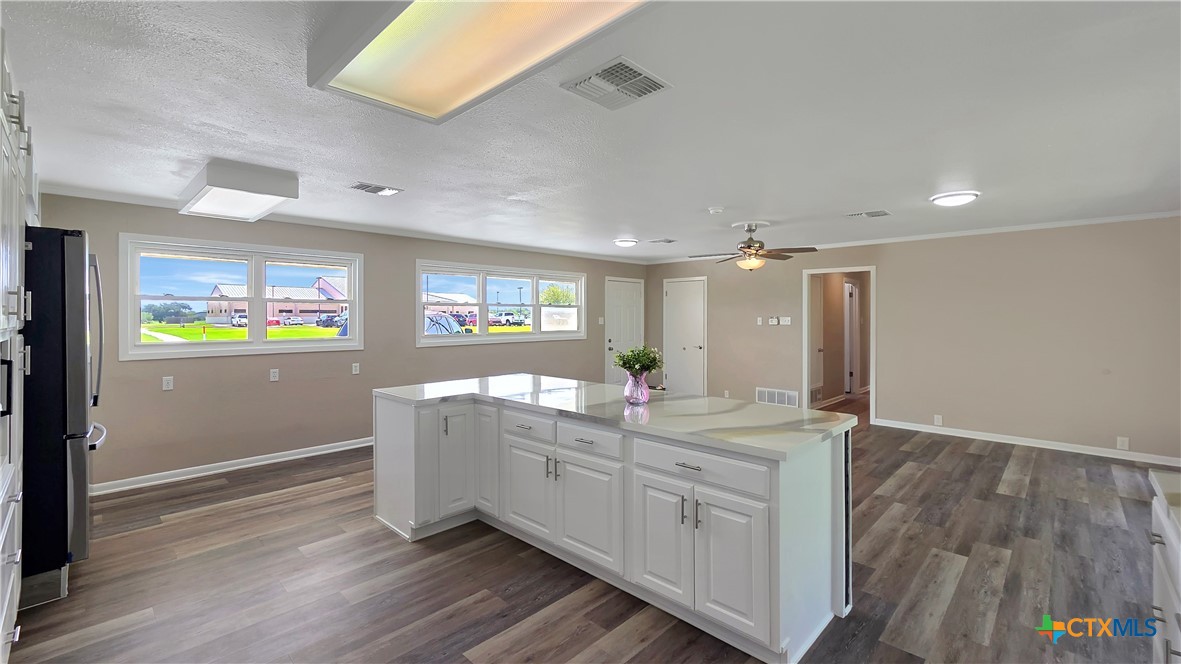 1021 N Virginia Street Property Photo 6