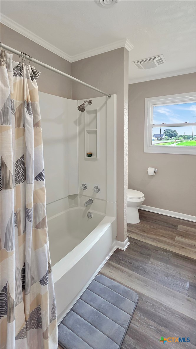 1021 N Virginia Street Property Photo 8