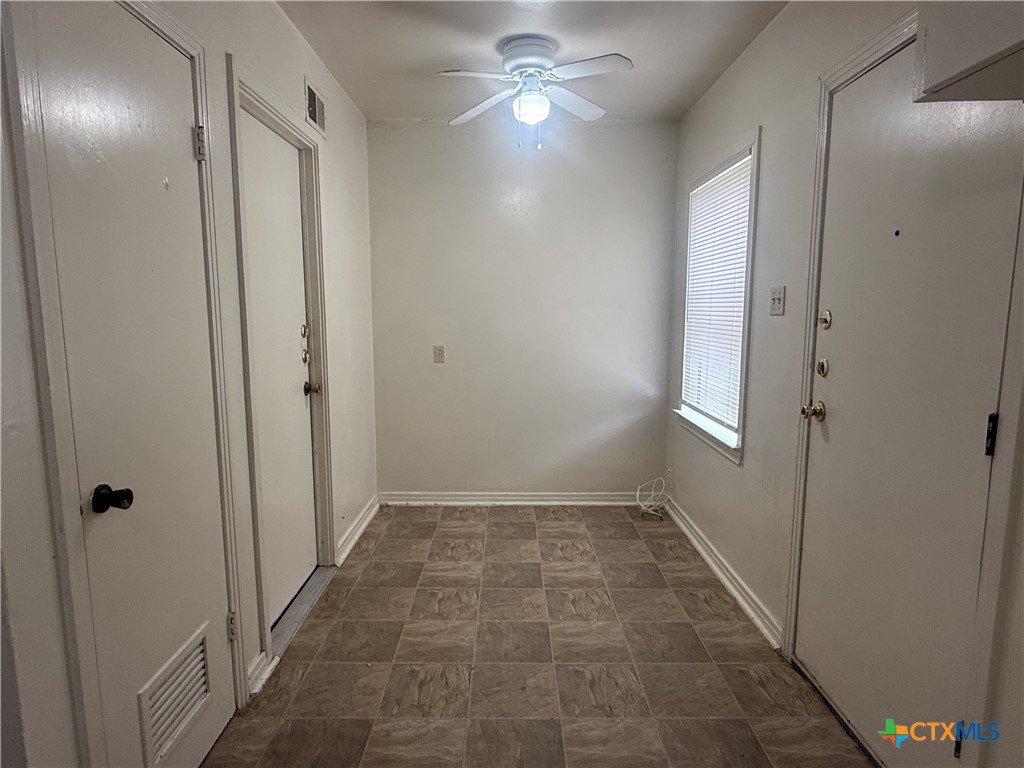 1405 E Avenue H Property Photo 10