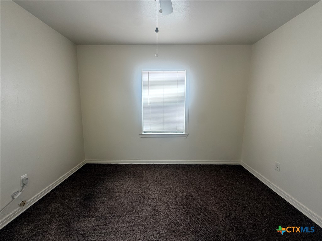 1405 E Avenue H Property Photo 19