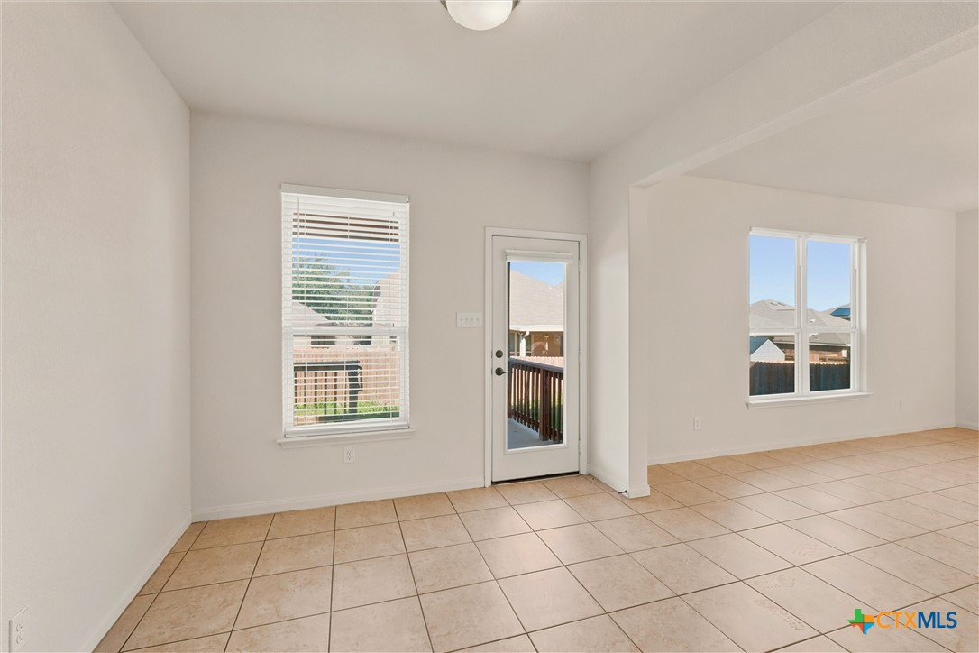 261 Primrose Way Property Photo 7