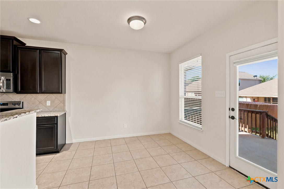 261 Primrose Way Property Photo 8