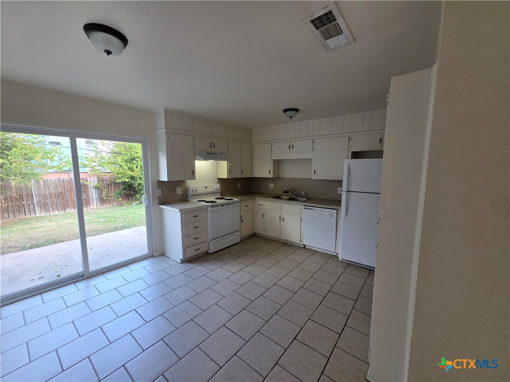3409 Victoria Circle 3 Property Photo 7
