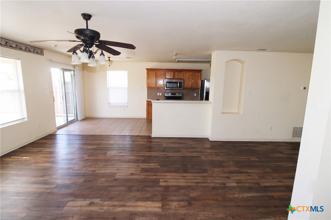 5707 Schneider Drive Property Photo 3