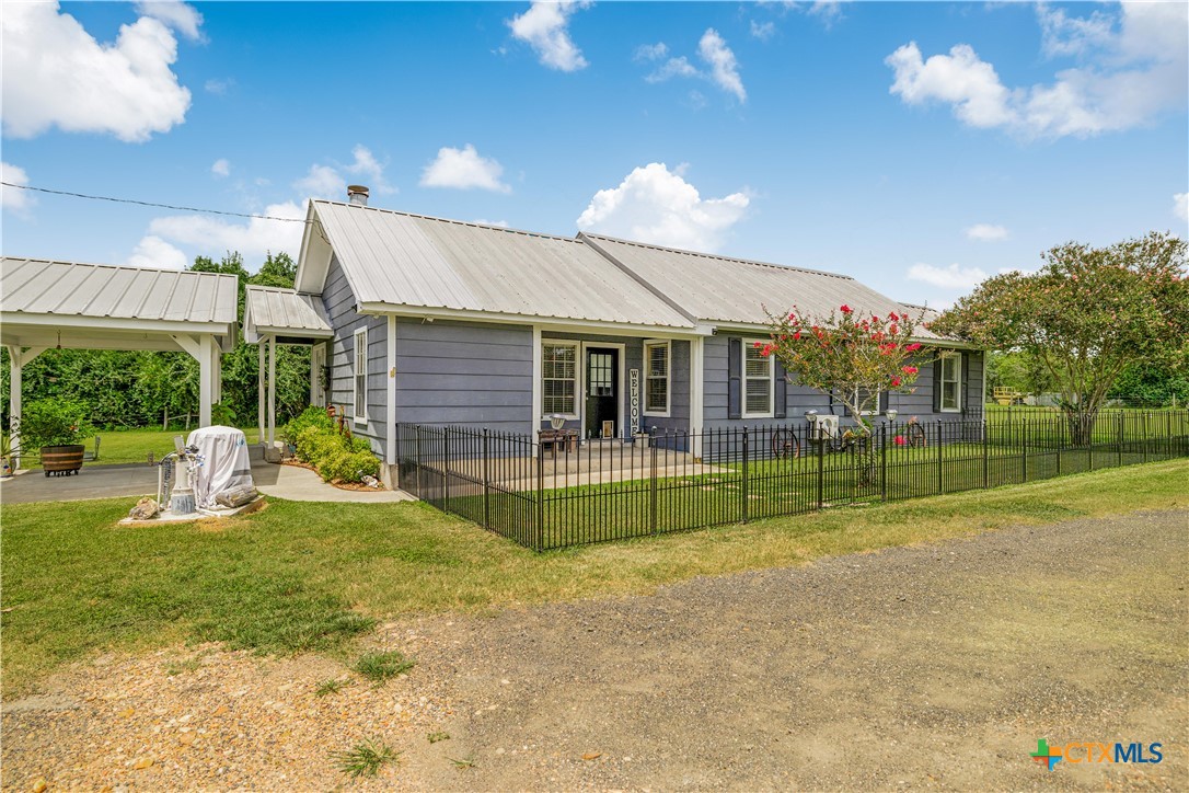 1363 Old Goliad Road Property Photo 1