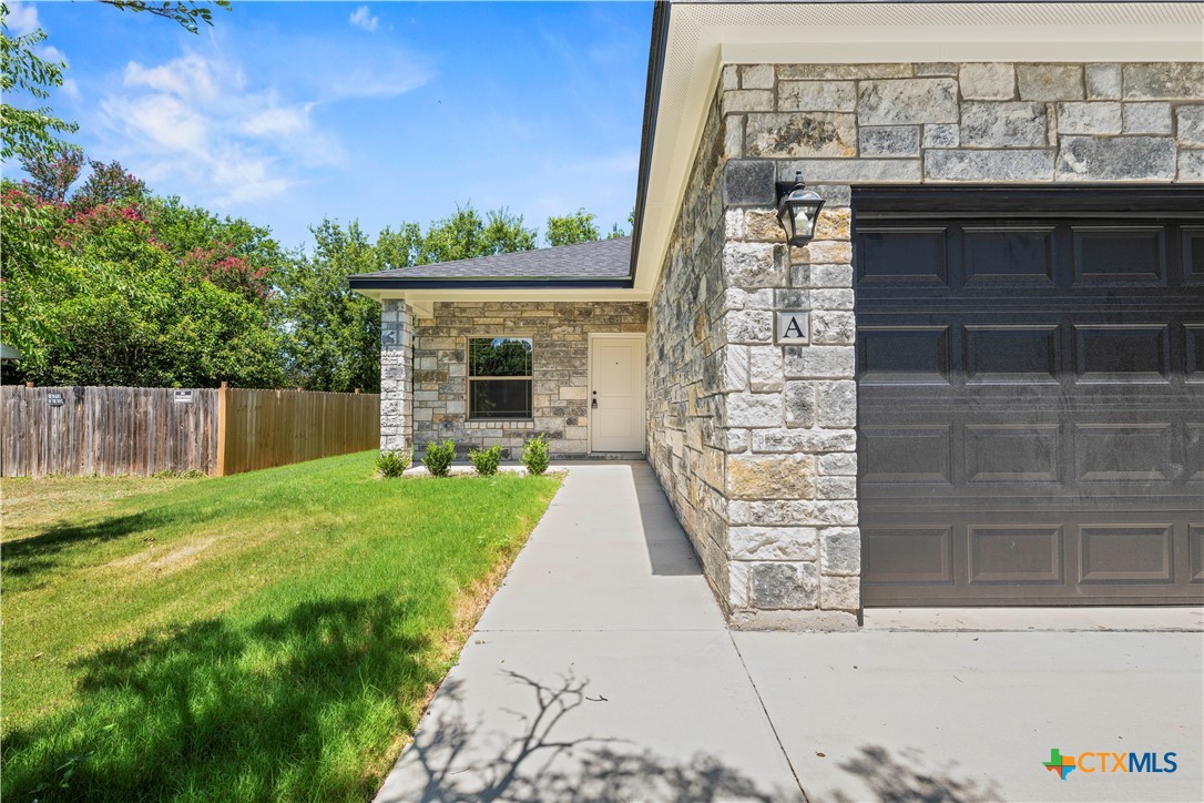 502 S Harley Drive Property Photo 2
