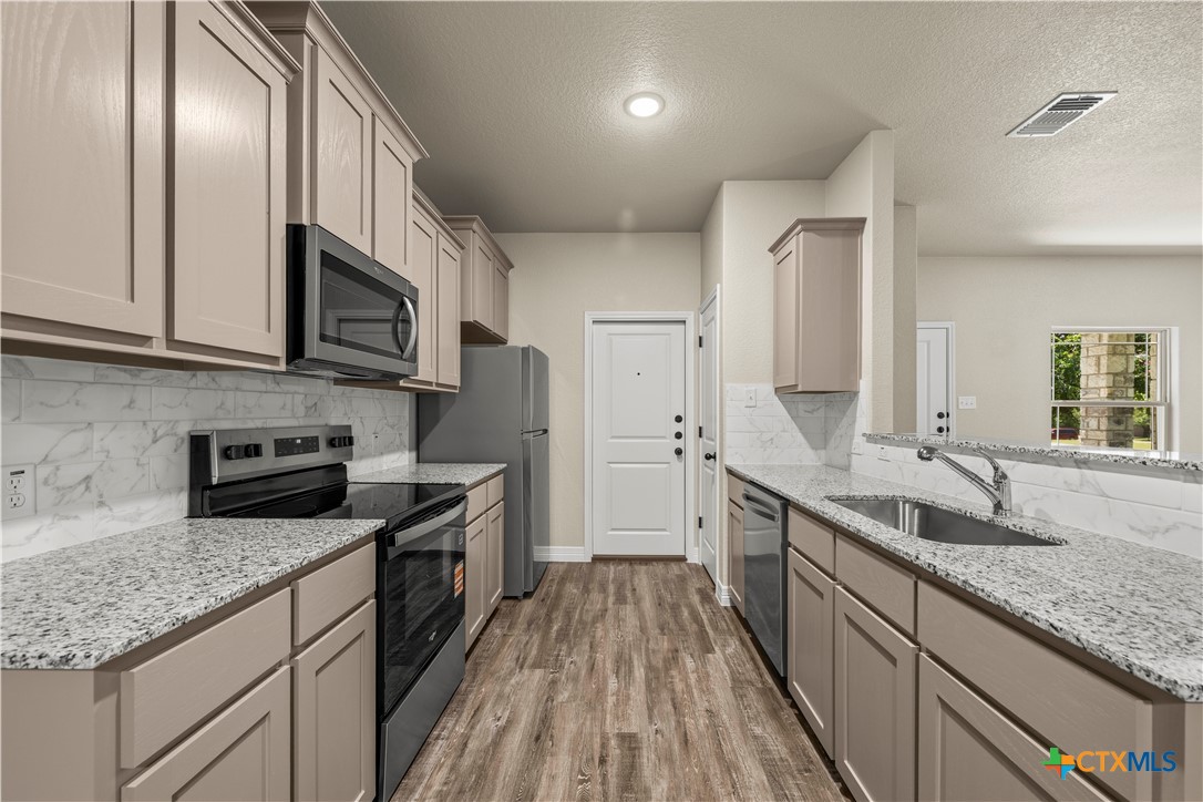 502 S Harley Drive Property Photo 4