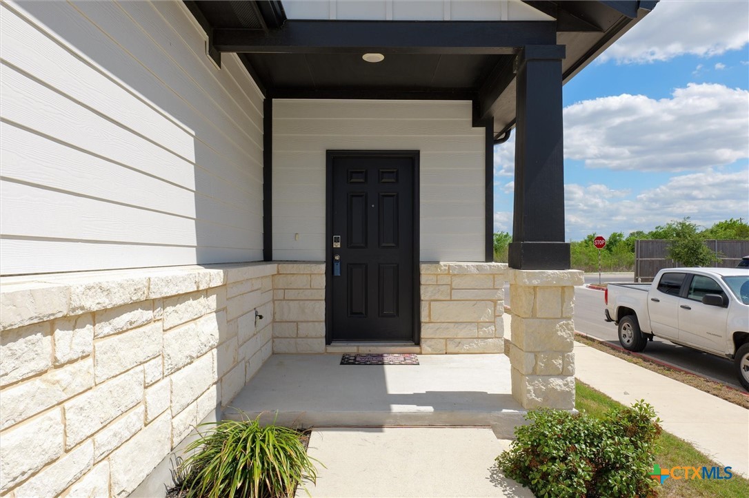 149 Cutleaf Cove Property Photo 3