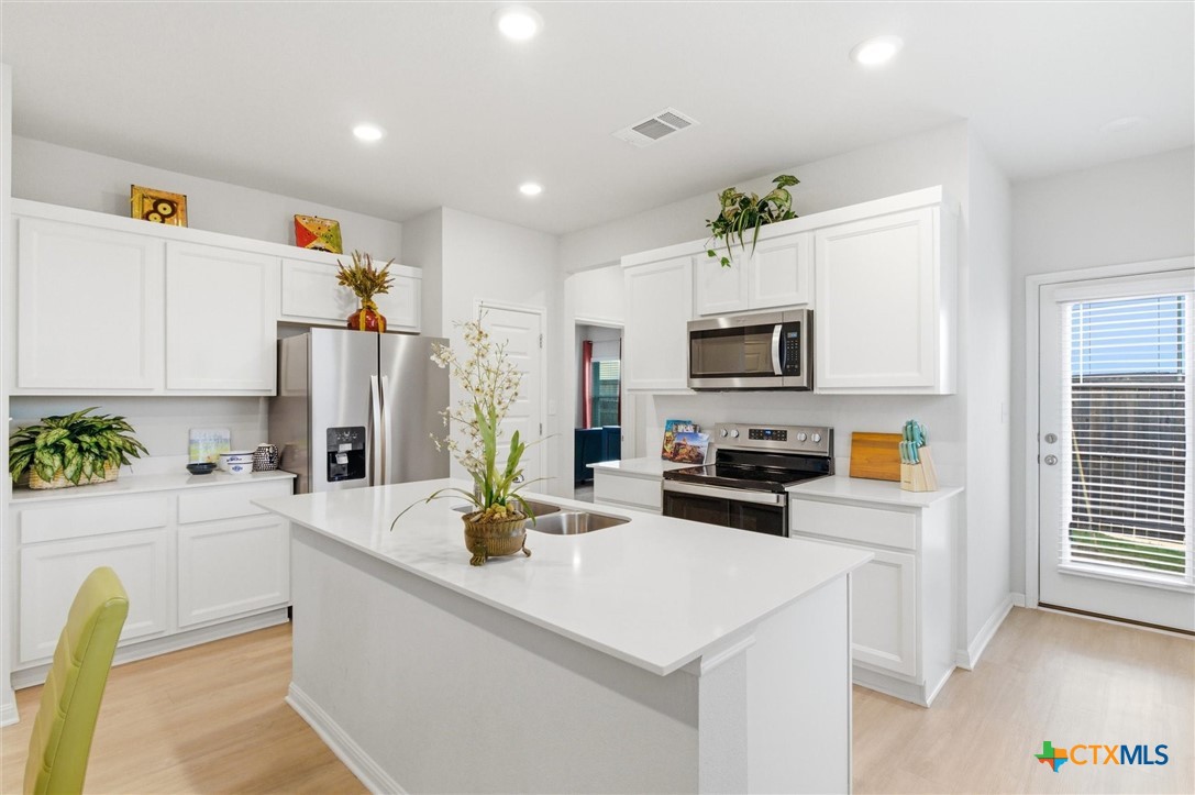 149 Cutleaf Cove Property Photo 10