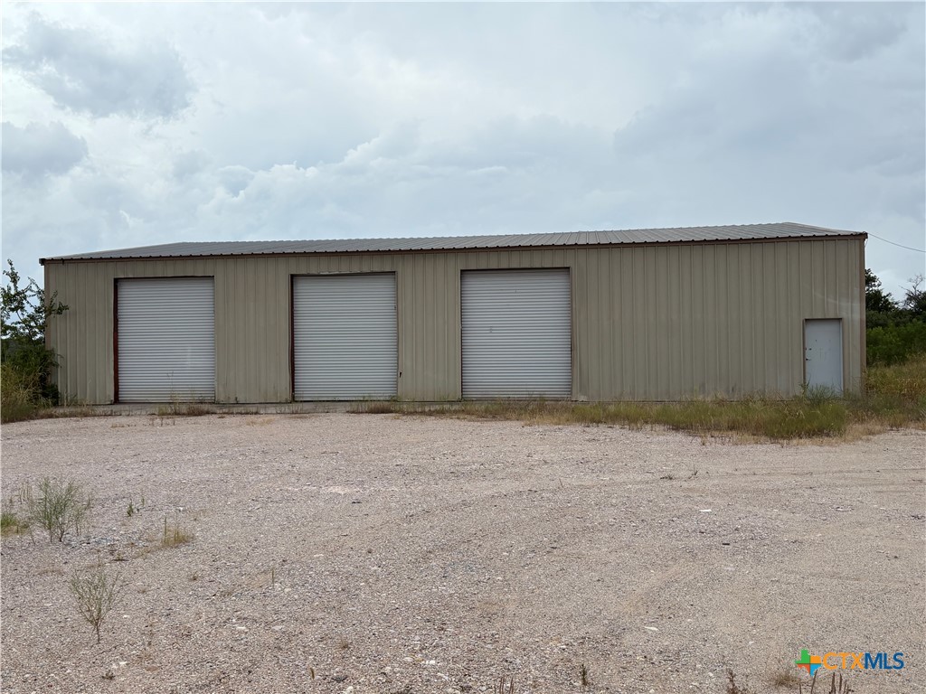 3550 N Us Highway 281 Property Photo 1