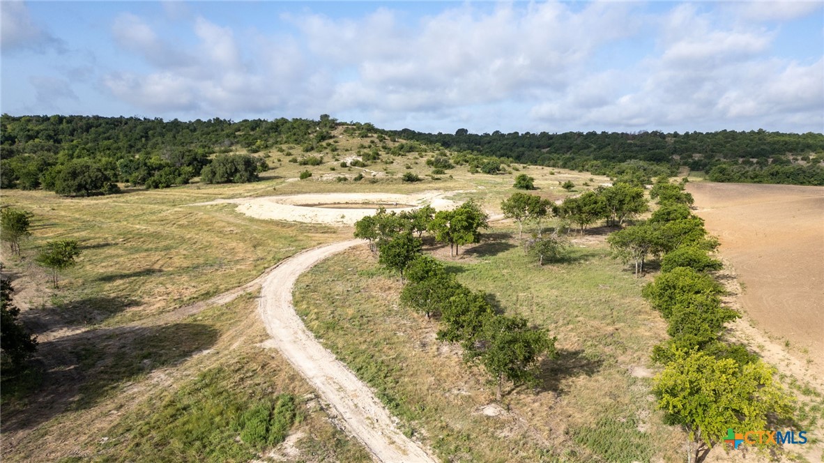 102 Fm-1047 Property Photo 6