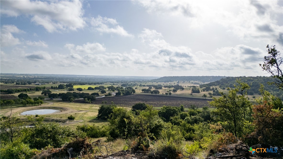 102 Fm-1047 Property Photo 9