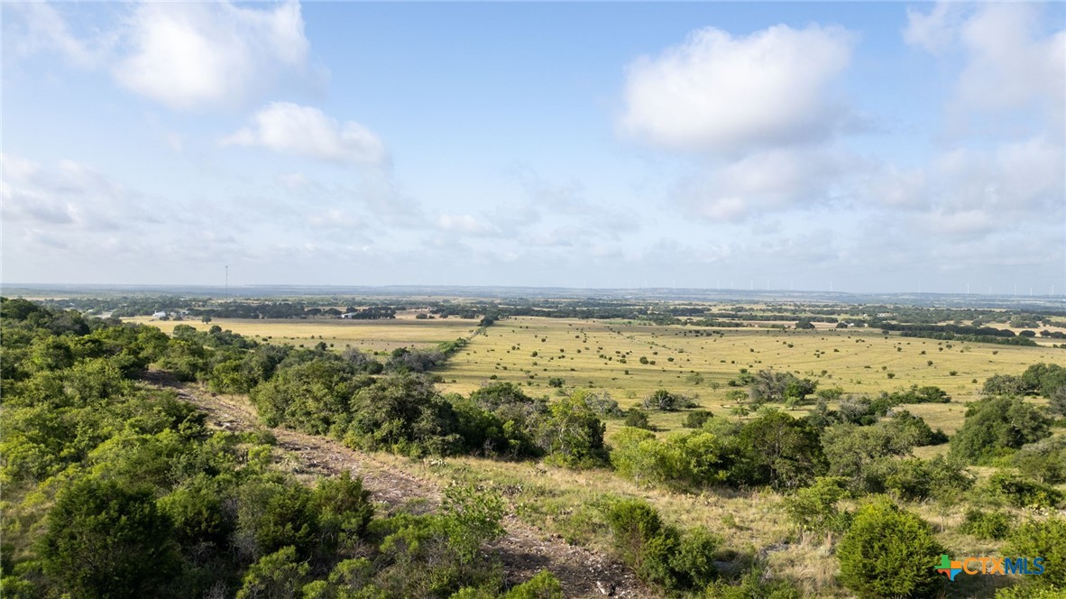 102 Fm-1047 Property Photo 12