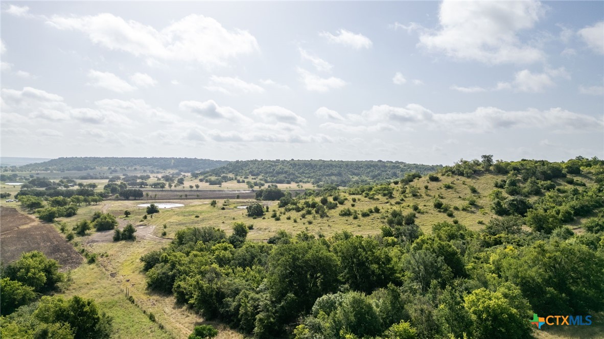 102 Fm-1047 Property Photo 16