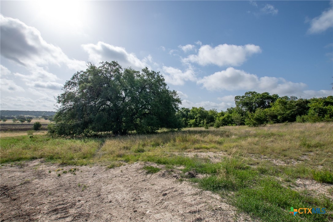 102 Fm-1047 Property Photo 19