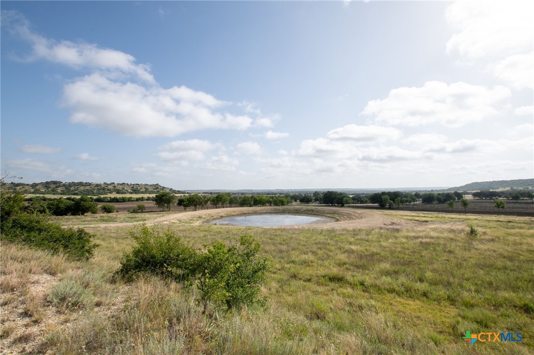 102 Fm-1047 Property Photo 24