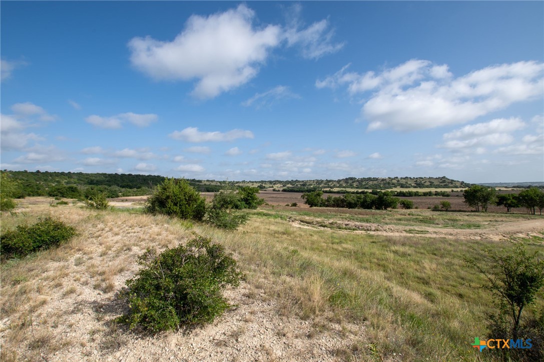 102 Fm-1047 Property Photo 26