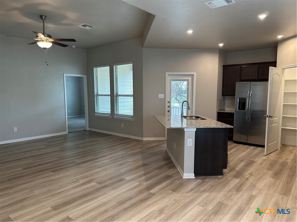 5139 Dickinson Loop Property Photo 6