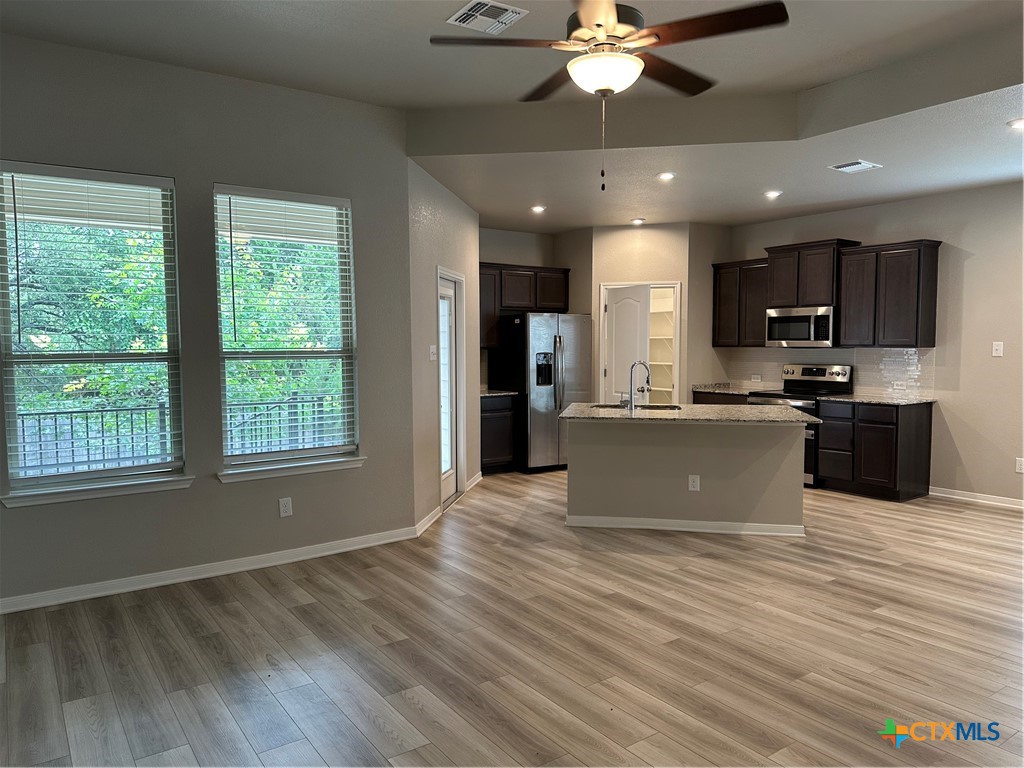 5139 Dickinson Loop Property Photo 7