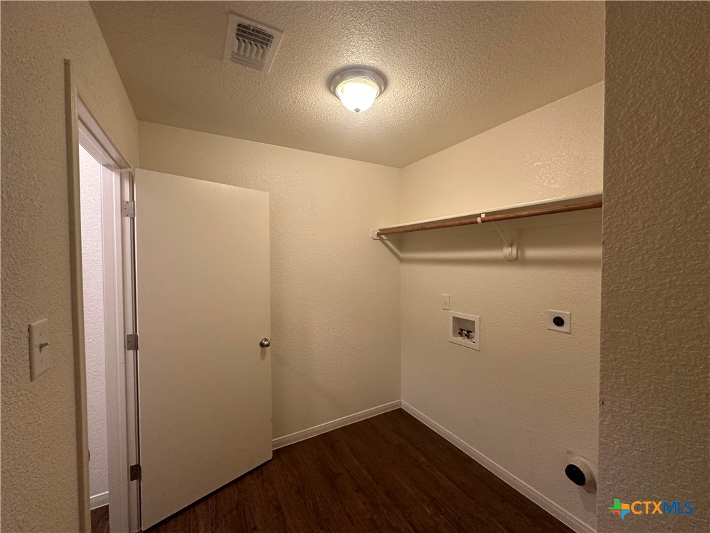 4509 Waterproof Drive B Property Photo 2