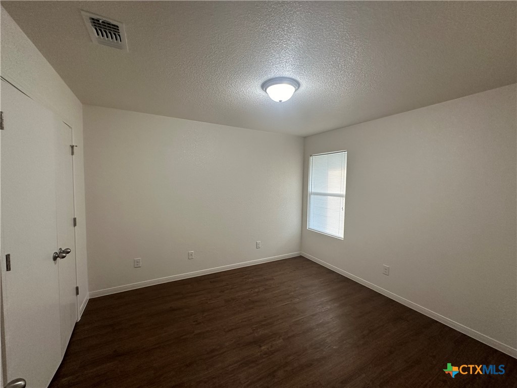 4509 Waterproof Drive B Property Photo 4