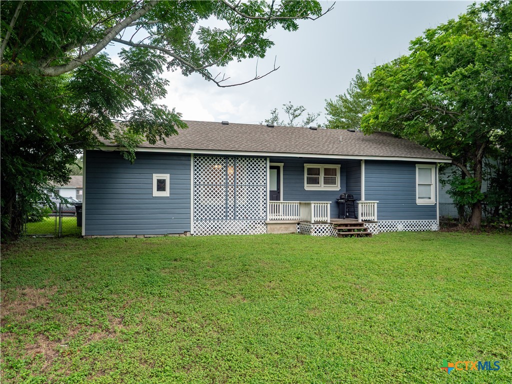 1805 E Crestwood Drive Property Photo 7