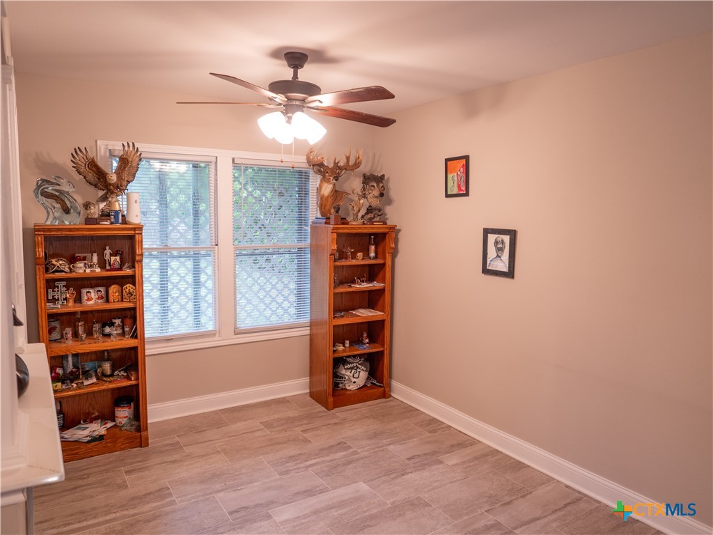 1805 E Crestwood Drive Property Photo 11