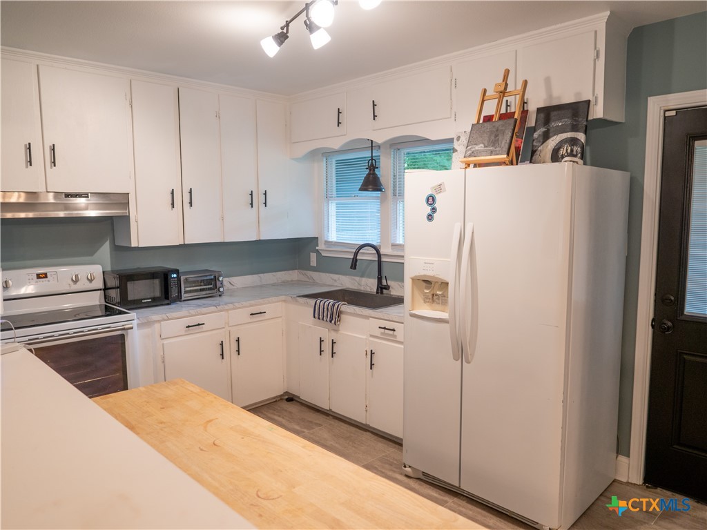 1805 E Crestwood Drive Property Photo 12