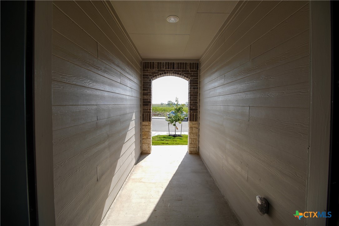 472 Desert Willow Property Photo 4