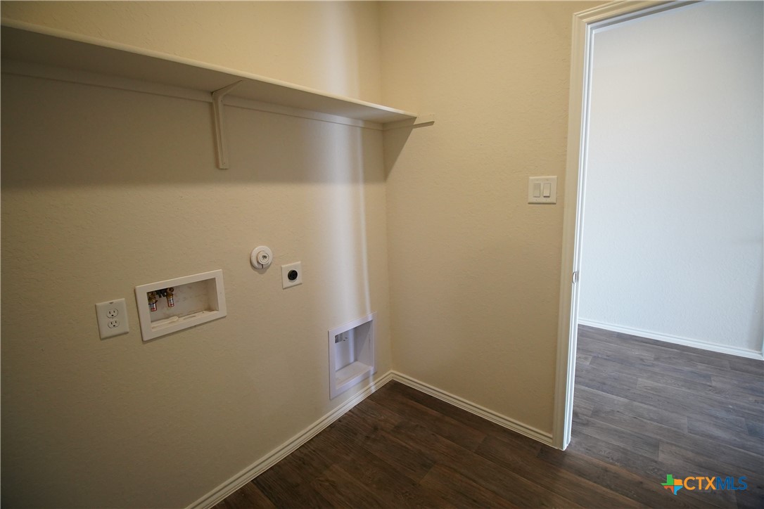 472 Desert Willow Property Photo 14
