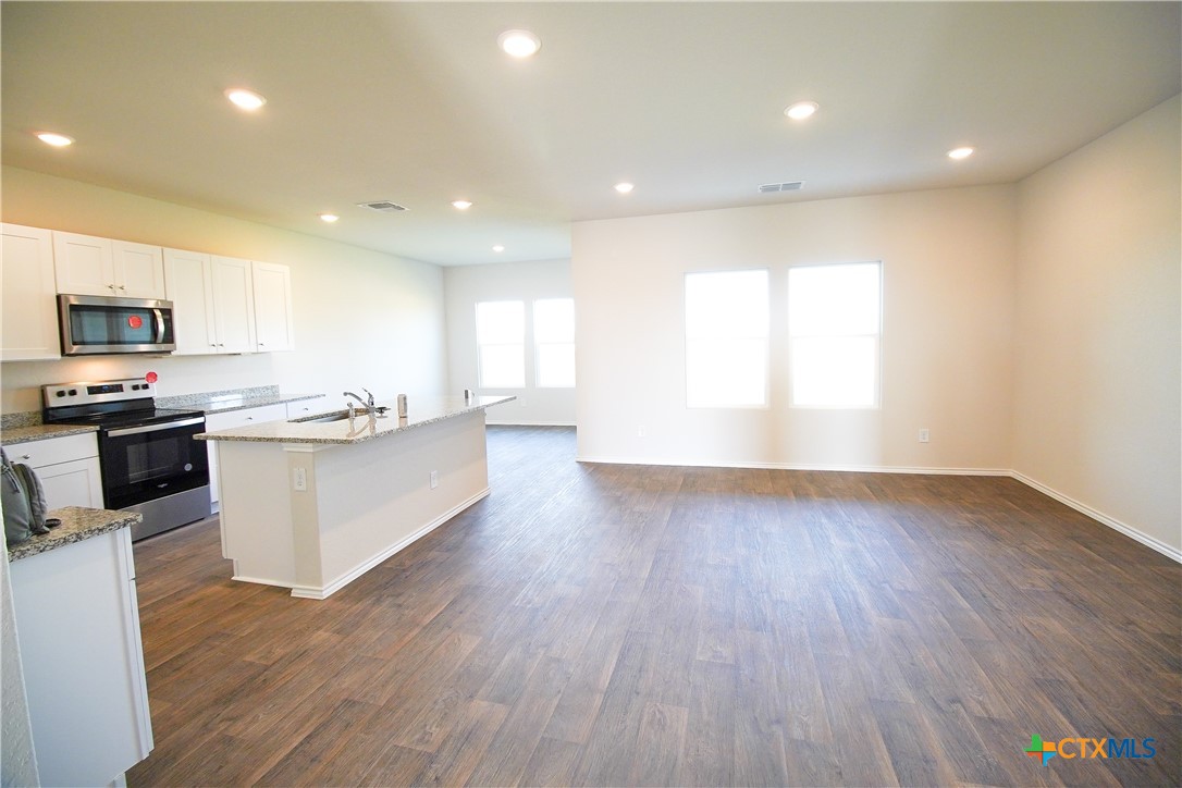472 Desert Willow Property Photo 15