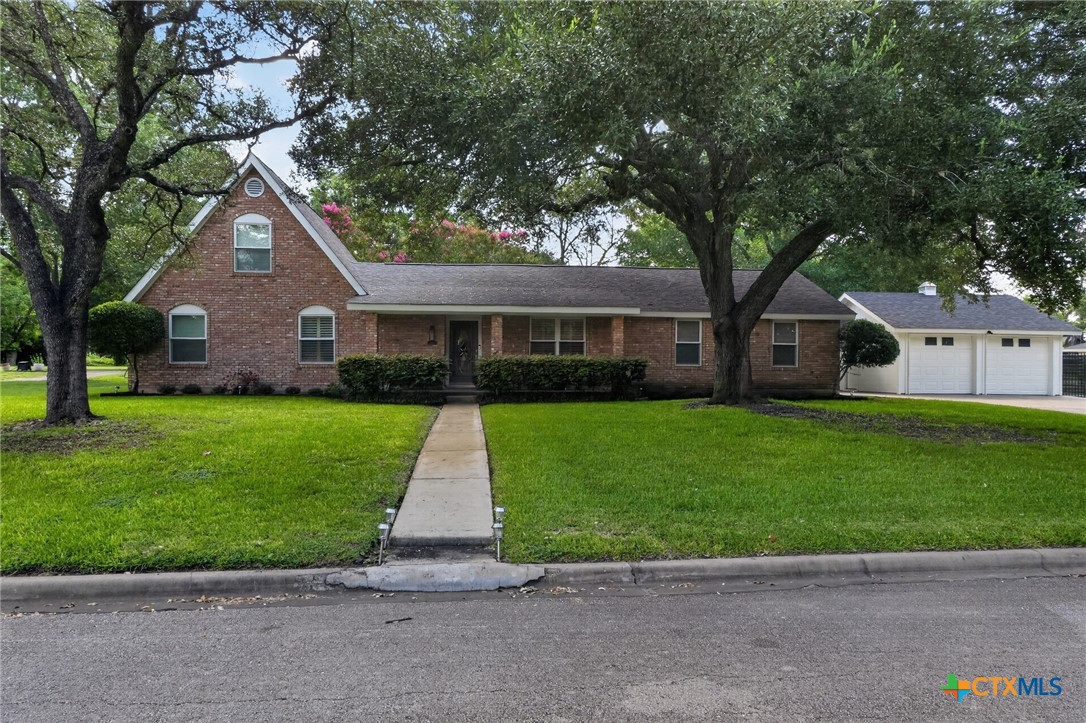 1622 Twin Island Drive Property Photo 2