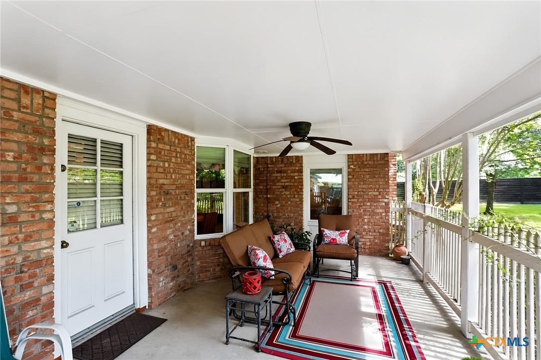 1622 Twin Island Drive Property Photo 4