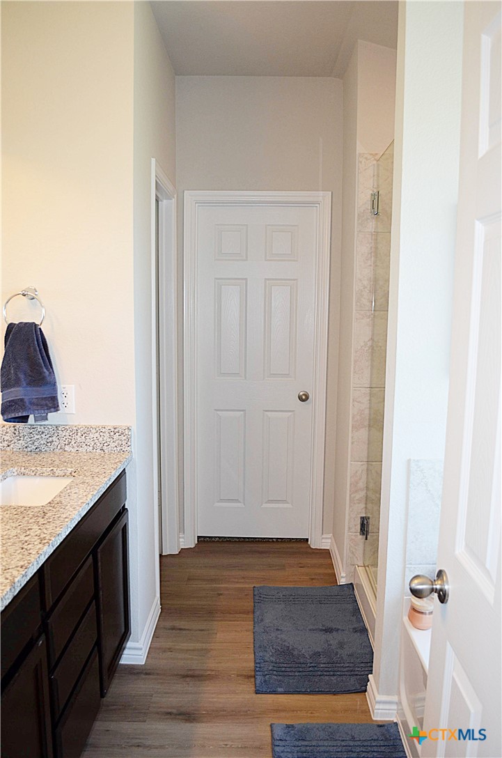 1716 Friesian Loop Property Photo 18