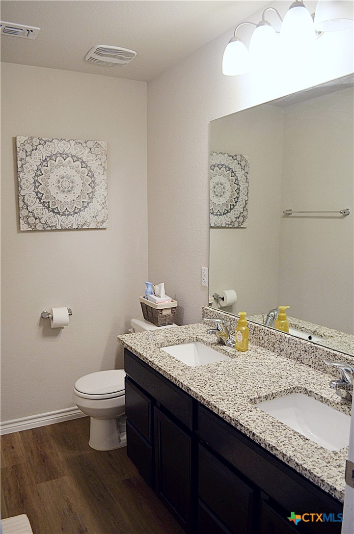 1716 Friesian Loop Property Photo 26